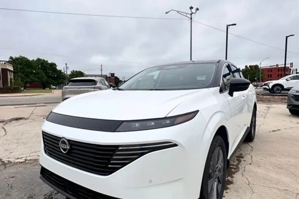 2025 Nissan Murano SL photo 1