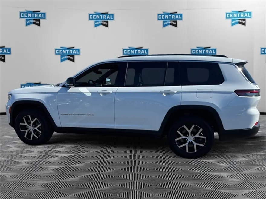 2023 Jeep Grand Cherokee Limited photo 2