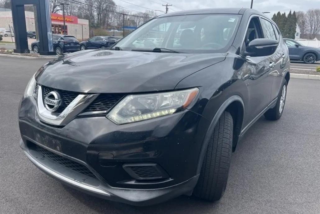 2015 Nissan Rogue S photo 1