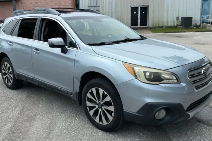 2016 Subaru Outback 2.5i Limited photo 1