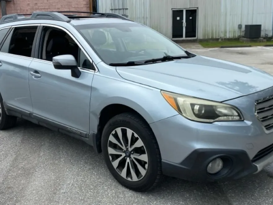 2016 Subaru Outback 2.5i Limited photo 1