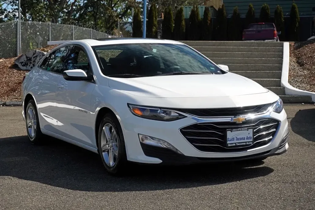 2022 Chevrolet Malibu 1LT photo 1