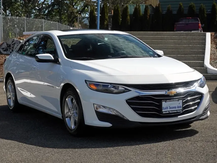 2022 Chevrolet Malibu 1LT photo 1