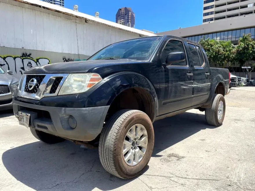 2015 Nissan Frontier Crew Cab S photo 1