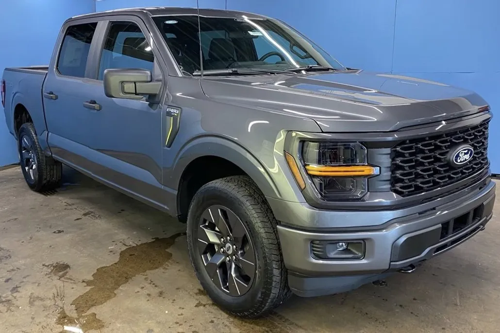 2025 Ford F-150 STX photo 1