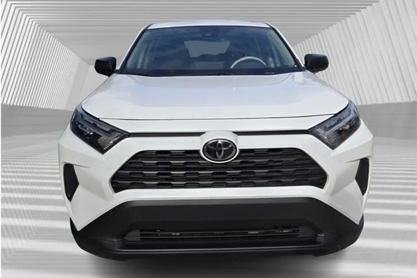 2023 Toyota RAV4 LE photo 1