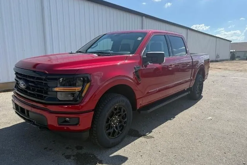 2025 Ford F-150 XLT photo 1