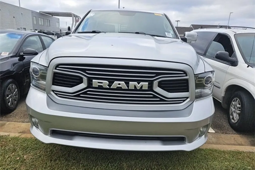 2018 Ram 1500 Sport photo 1
