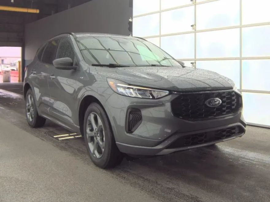 2024 Ford Escape ST-Line photo 1