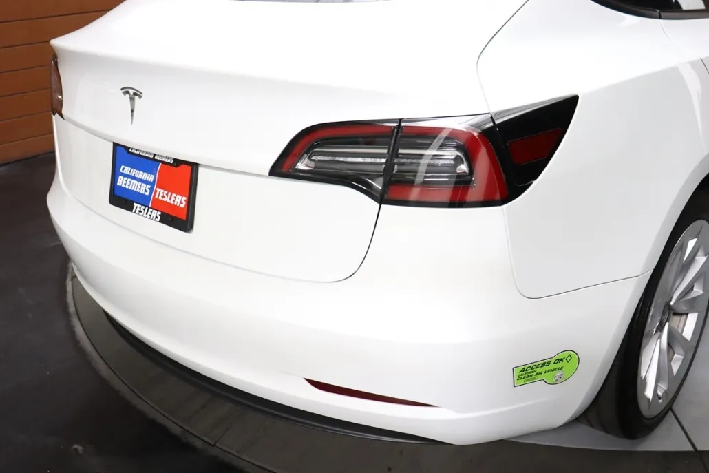 2023 Tesla Model 3 photo 1