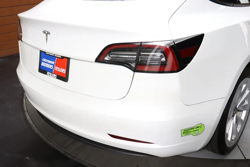 2023 Tesla Model 3 photo 1