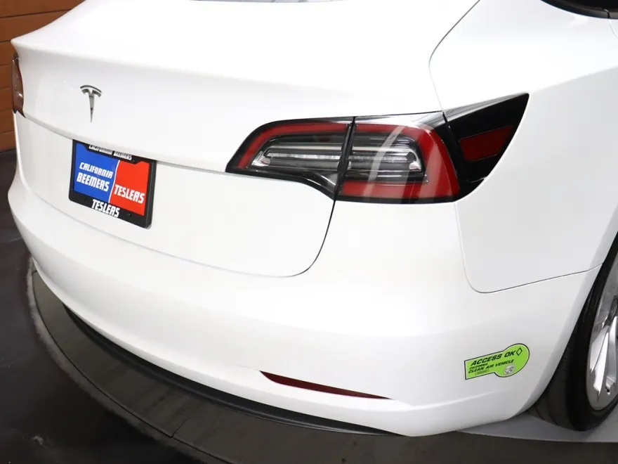 2023 Tesla Model 3 photo 1