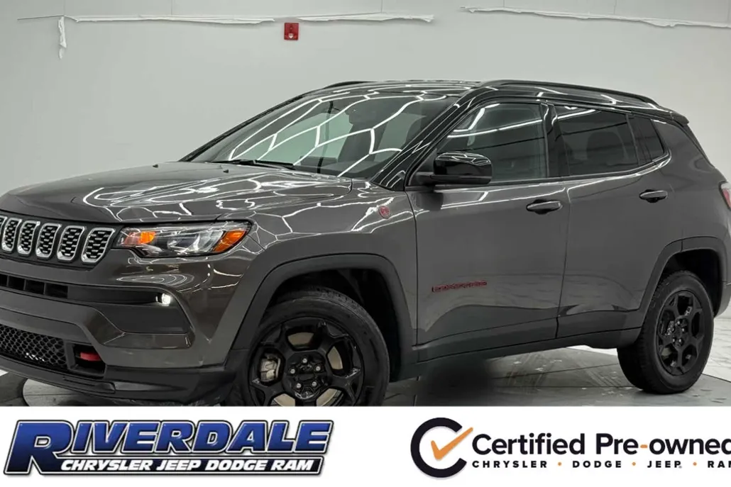 2024 Jeep Compass Trailhawk photo 1