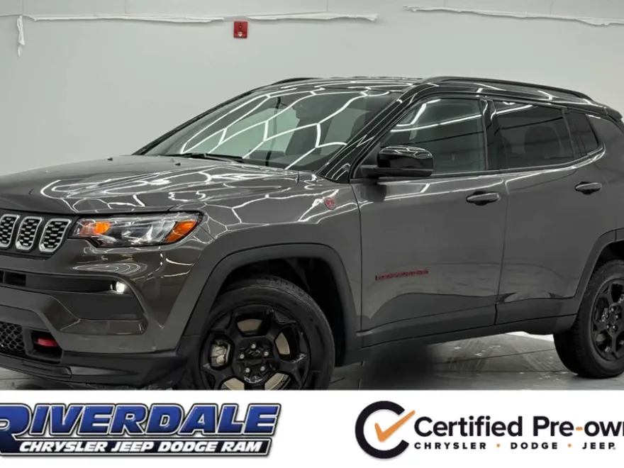 2024 Jeep Compass Trailhawk photo 1