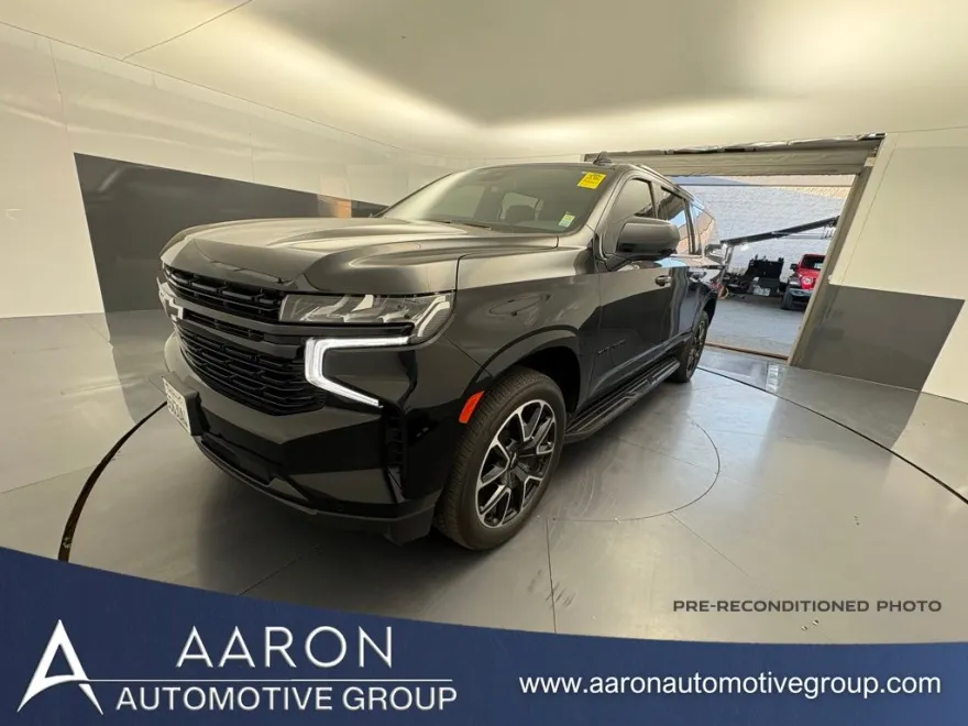 2023 Chevrolet Suburban RST photo 1
