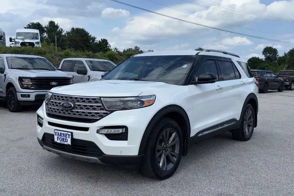 2022 Ford Explorer Limited photo 1