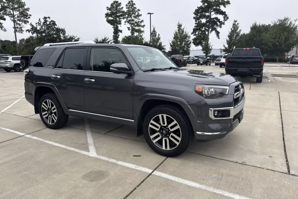 2023 Toyota 4Runner Limited photo 1