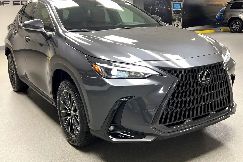 2025 Lexus NX 350 photo 1