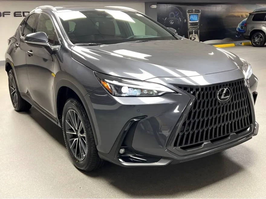 2025 Lexus NX 350 photo 1