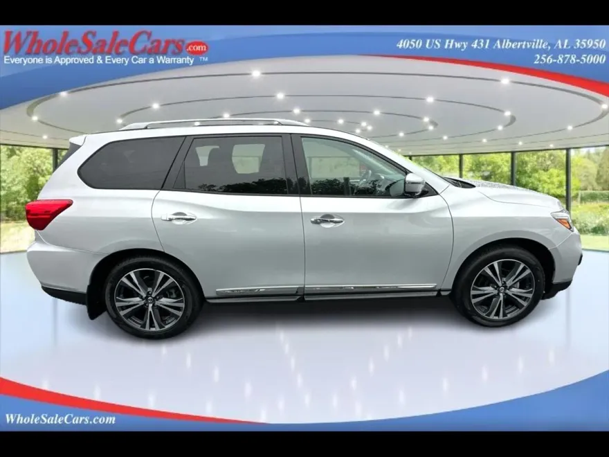 2020 Nissan Pathfinder Platinum photo 1