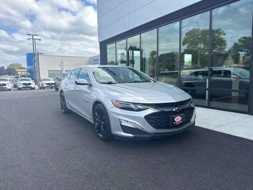 2021 Chevrolet Malibu 1LT photo 1
