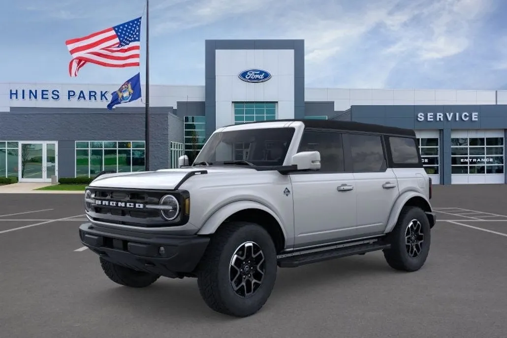 2024 Ford Bronco Outer Banks photo 1