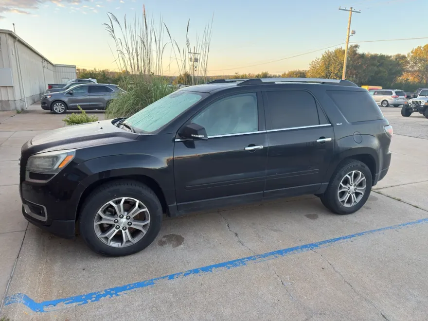 2013 Gmc Acadia SLT photo 1