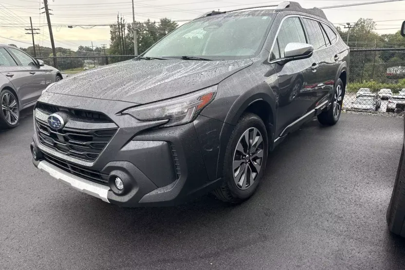 2024 Subaru Outback Touring XT photo 1