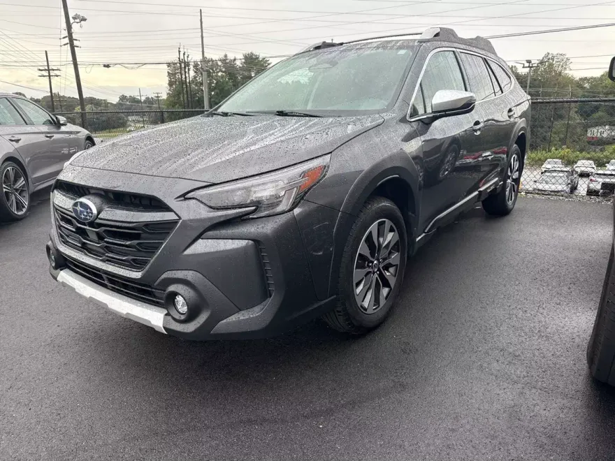 2024 Subaru Outback Touring XT photo 1