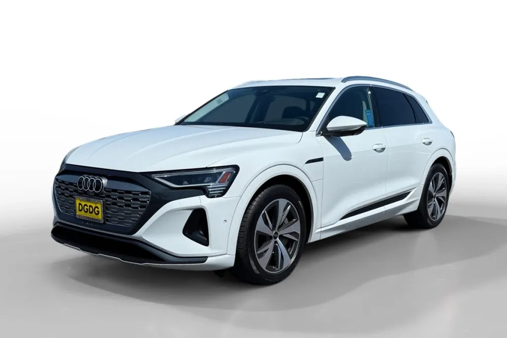2024 Audi Q8 E-tron Prestige photo 1