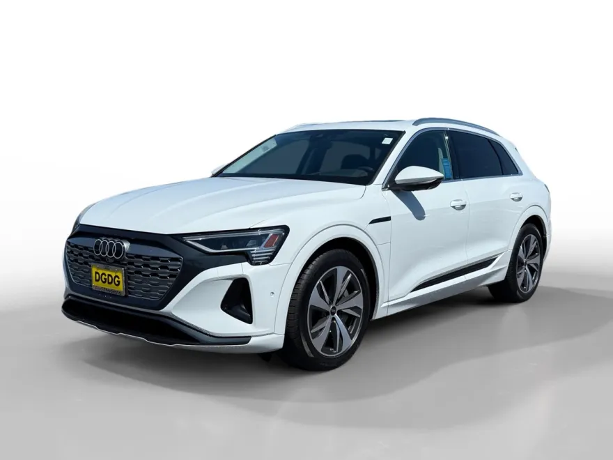 2024 Audi Q8 E-tron Prestige photo 1