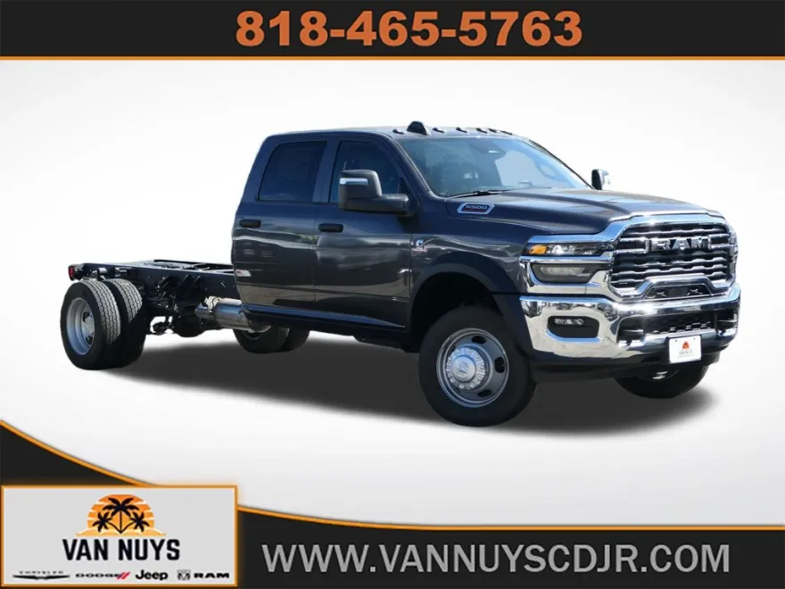 2025 Ram 5500 Tradesman photo 1