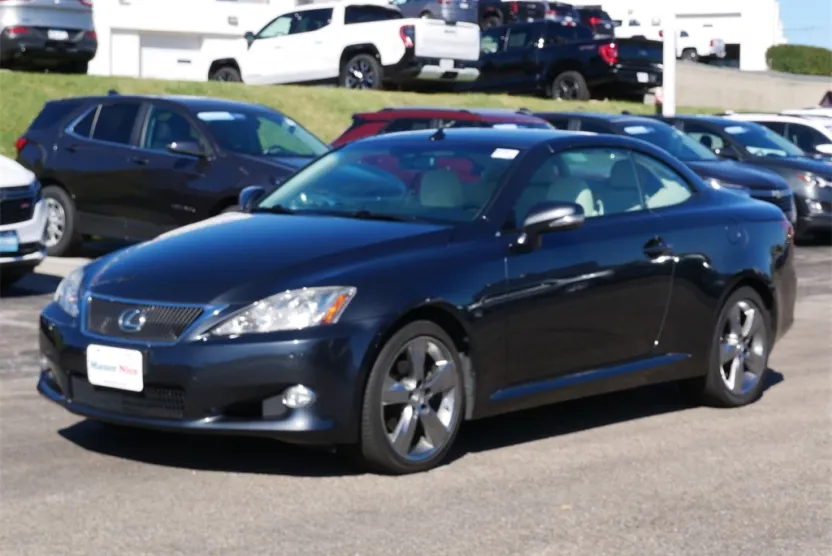 2010 Lexus IS 250C photo 1