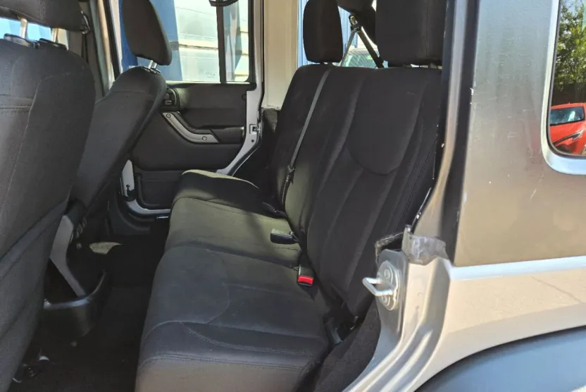 2016 Jeep Wrangler Unlimited Sport photo 1