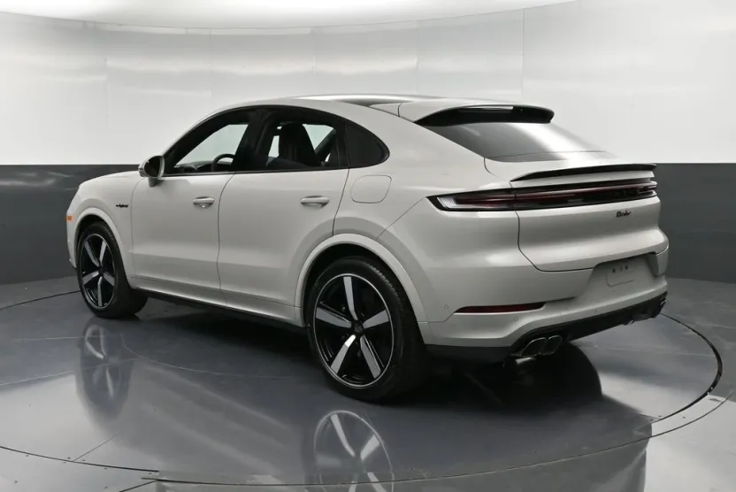 2026 Porsche Cayenne E-Hybrid Coupe photo 1