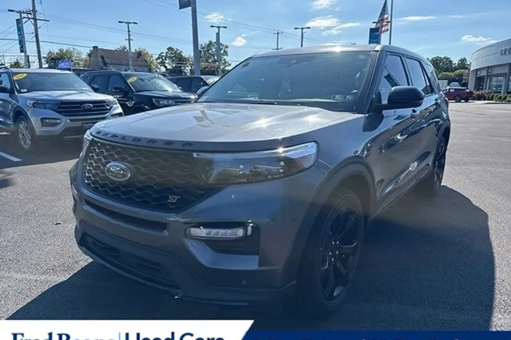 2021 Ford Explorer ST photo 1