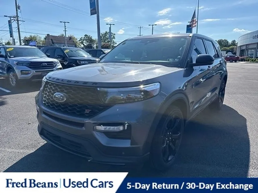 2021 Ford Explorer ST photo 1