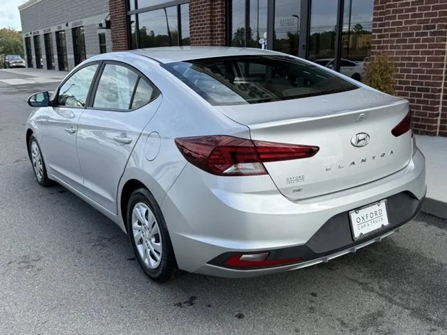 2019 Hyundai Elantra SE photo 1