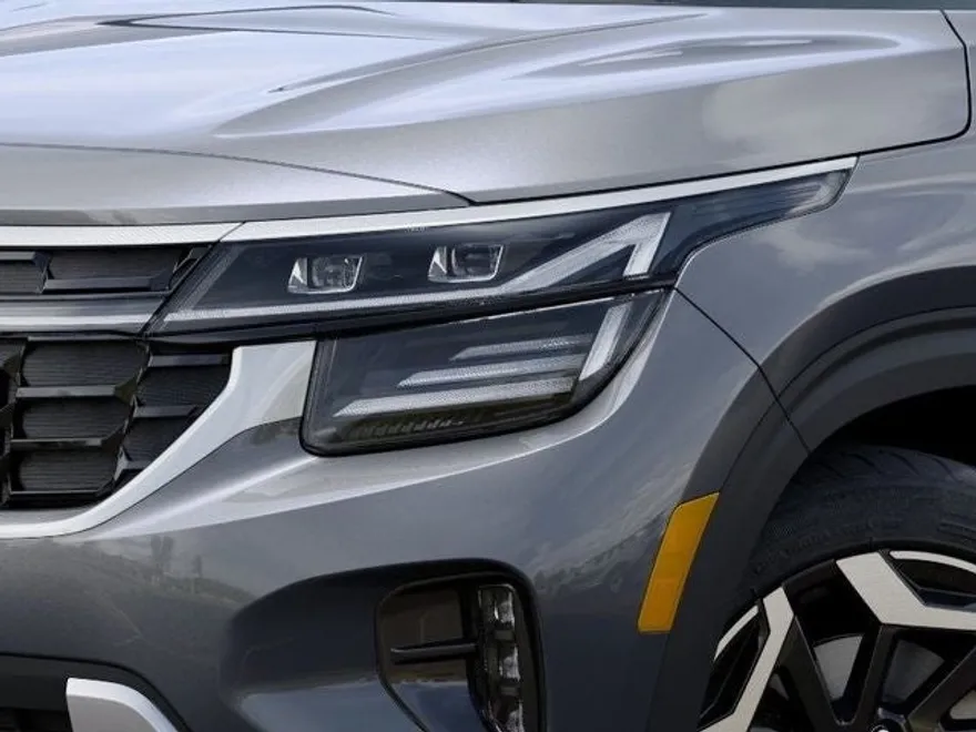 2025 Kia Seltos SX photo 10