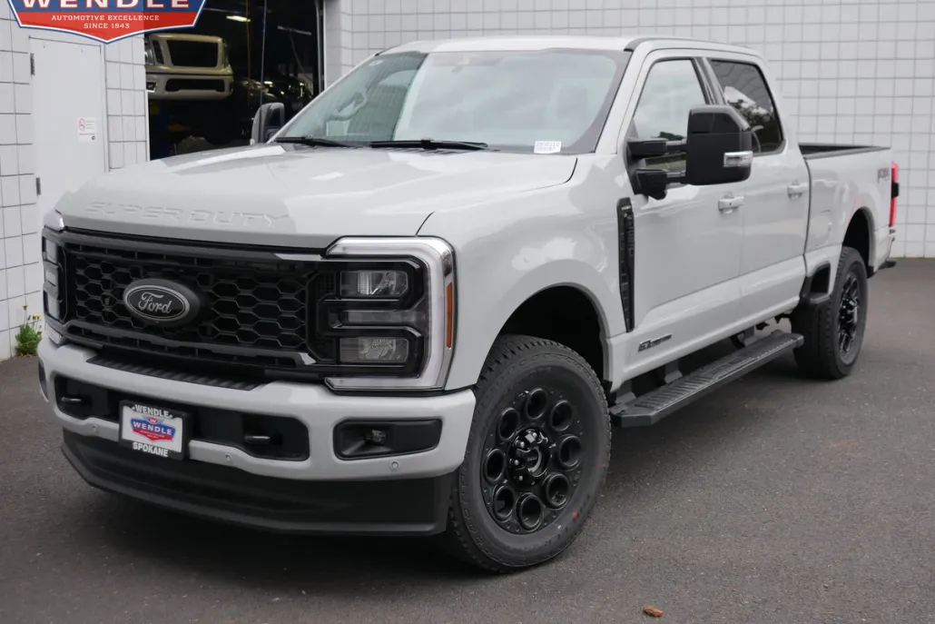 2025 Ford F-250 Lariat photo 1