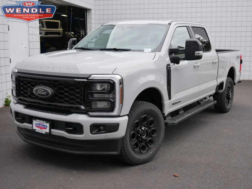 2025 Ford F-250 Lariat photo 1