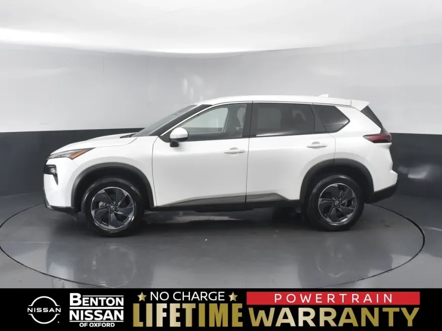 2024 Nissan Rogue SV photo 1