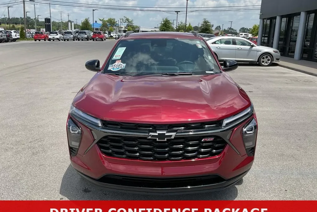 2024 Chevrolet Trax photo 1