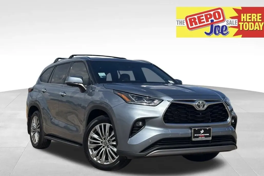 2024 Toyota Highlander Platinum photo 1