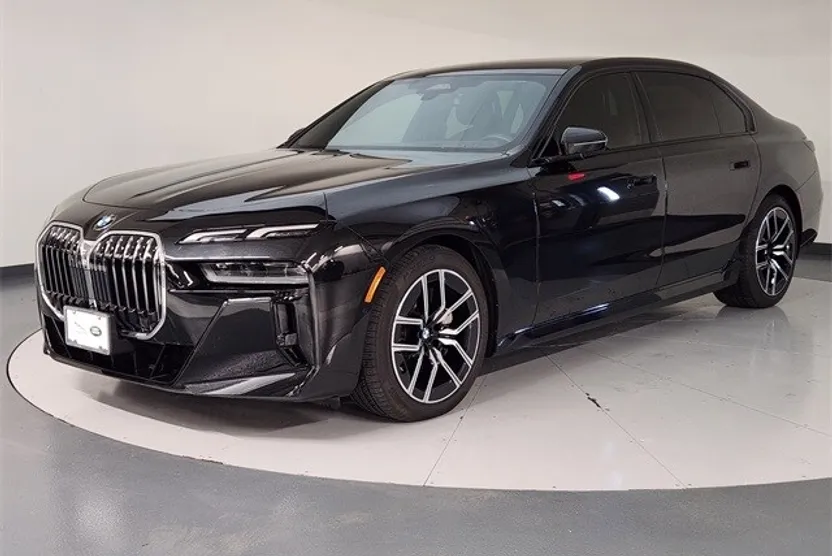 2025 Bmw 740i Sedan photo 1