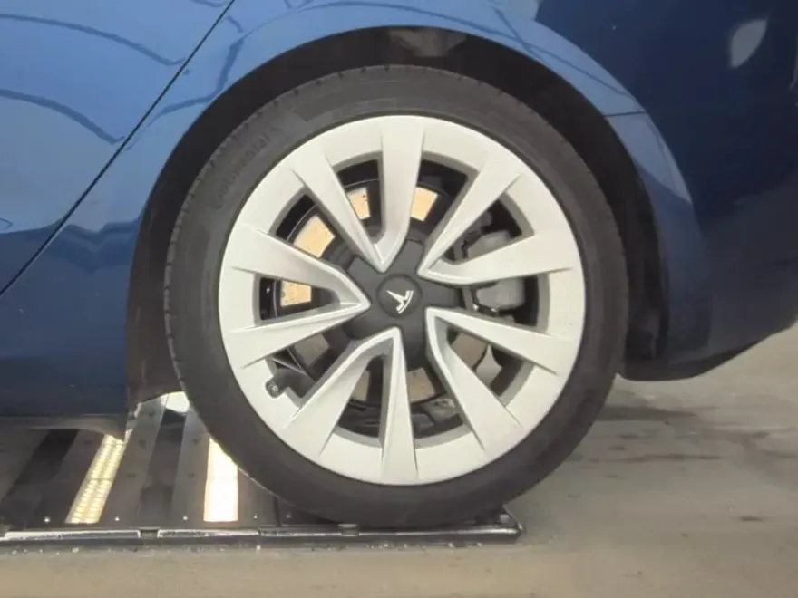 2023 Tesla Model 3 photo 1