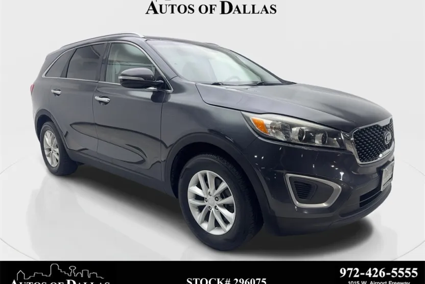 2017 Kia Sorento LX photo 1