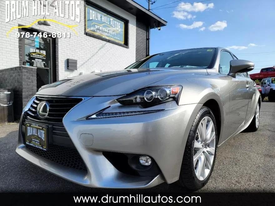 2016 Lexus IS 300 AWD photo 1