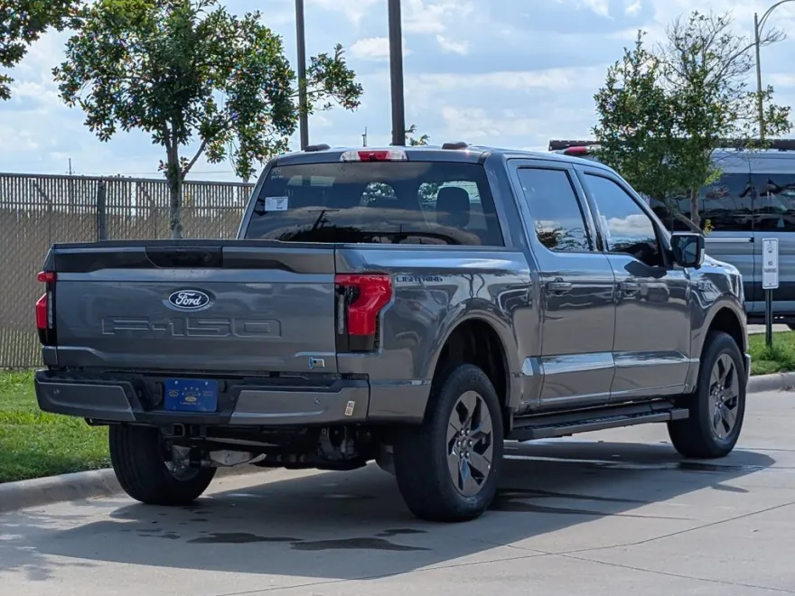 2025 Ford F-150 Lightning photo 1