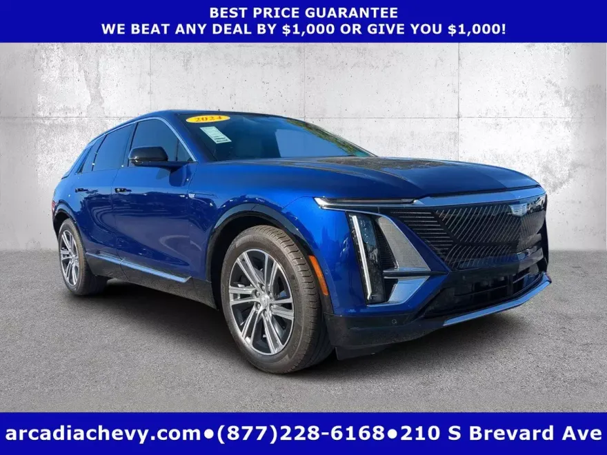 2024 Cadillac Lyriq Luxury photo 1